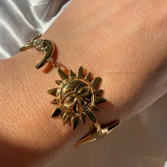 Zara adjustable Gold Sun and Moon Charm Bracelet - Picture 3 of 11